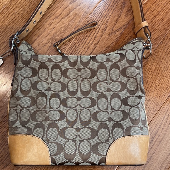 Authentic Coach Signature C Beige/brown Canvas Shoulder Bag - Picture 4 of 7